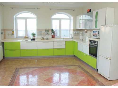 Кухня Акрил зелено-белая 21
